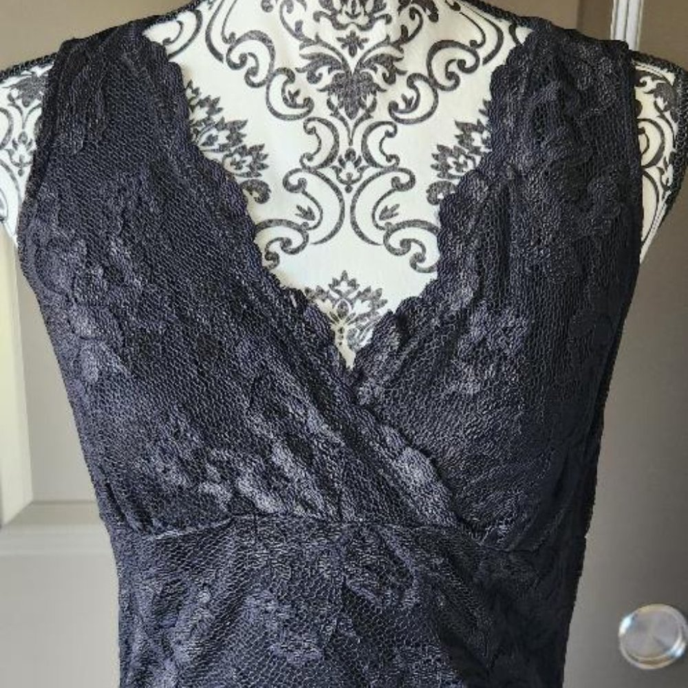 Ann Taylor Black Lace Sleevless Top, Size M